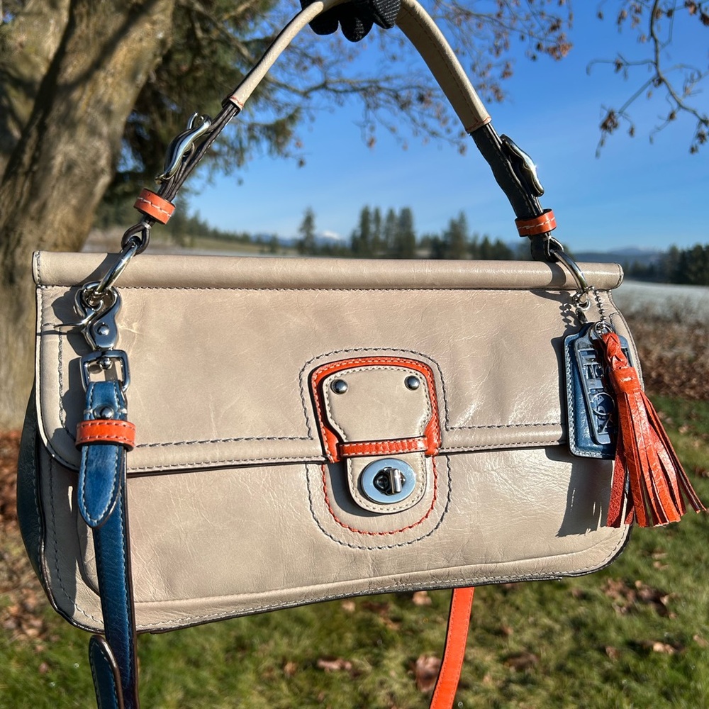 COACH Legacy City Willis in Distressed Smooth Leather Color Block 2Way Crossbody - Picture 3 of 12